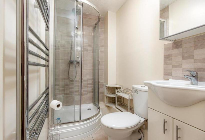 پانسیون Saltwell Street Deluxe Guest 4