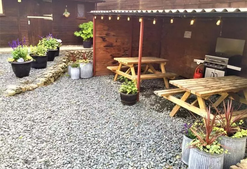 Retkeilymaja Private Room At Torrent Walk Bunkhouse In Snowdonia