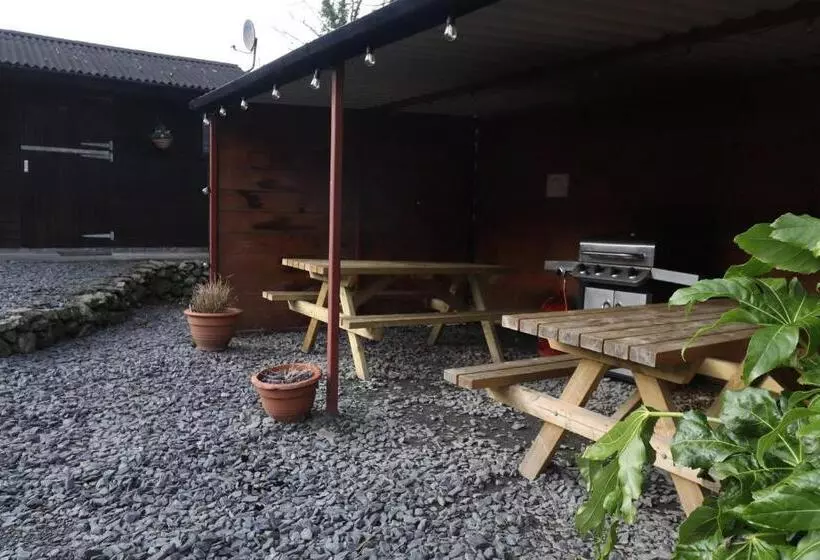 Retkeilymaja Private Room At Torrent Walk Bunkhouse In Snowdonia
