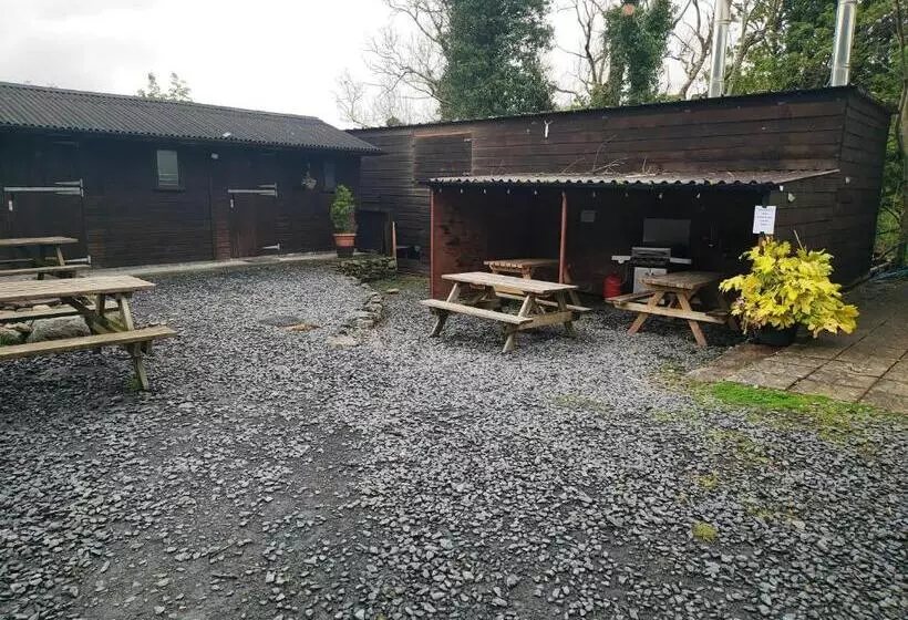 Retkeilymaja Private Room At Torrent Walk Bunkhouse In Snowdonia