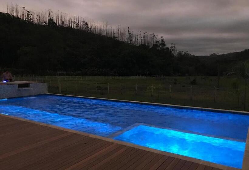 فندق Espaço Casa Na Rocha