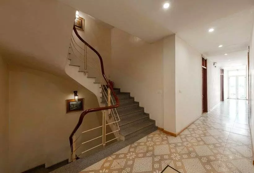 هتل Oyo 472 Lenka