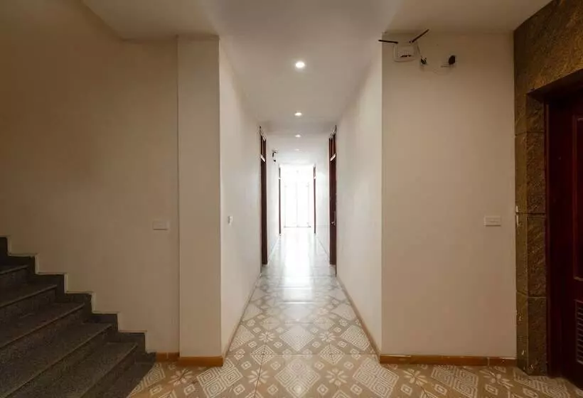 هتل Oyo 472 Lenka