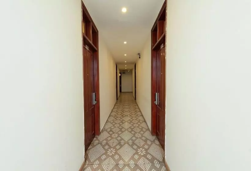 هتل Oyo 472 Lenka