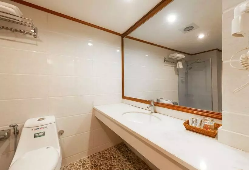 هتل Oyo 472 Lenka