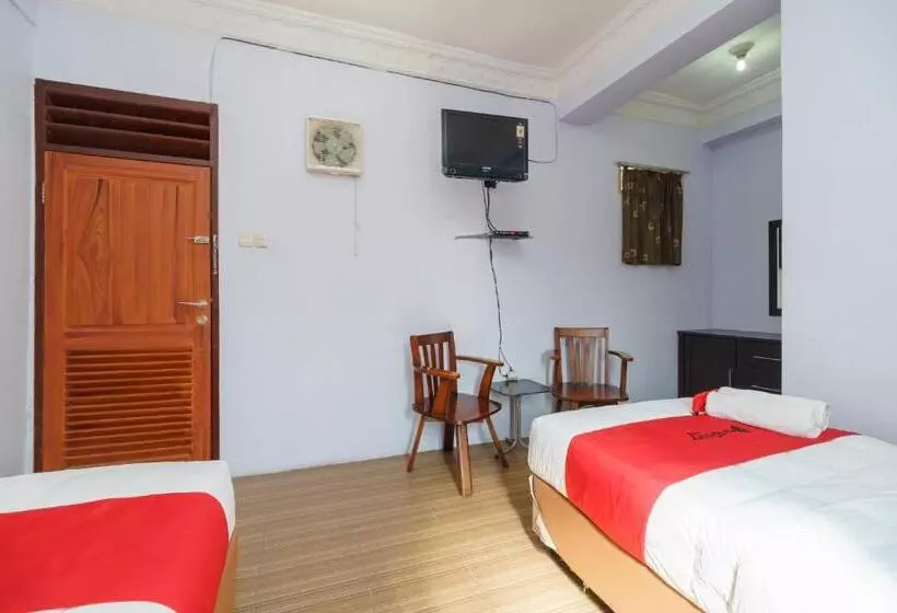 Hotelli Reddoorz @ Parapat