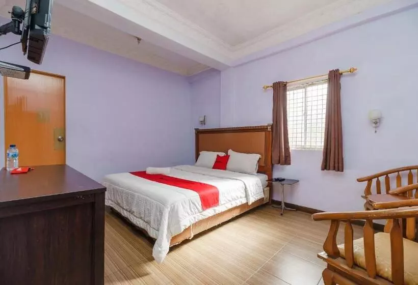 Hotelli Reddoorz @ Parapat