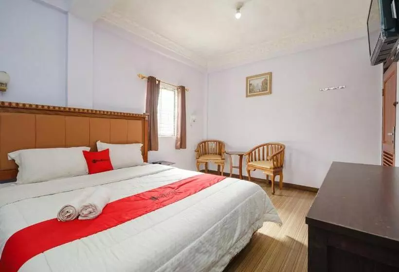 Hotelli Reddoorz @ Parapat