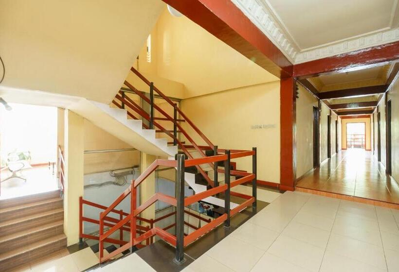 فندق Reddoorz @ Parapat