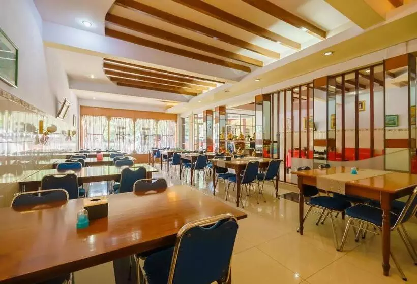 Hotelli Reddoorz @ Parapat