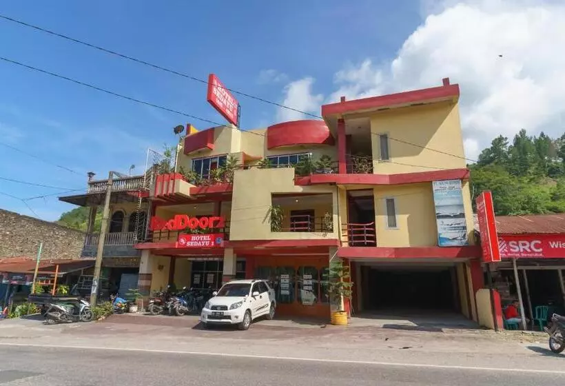 Hotelli Reddoorz @ Parapat