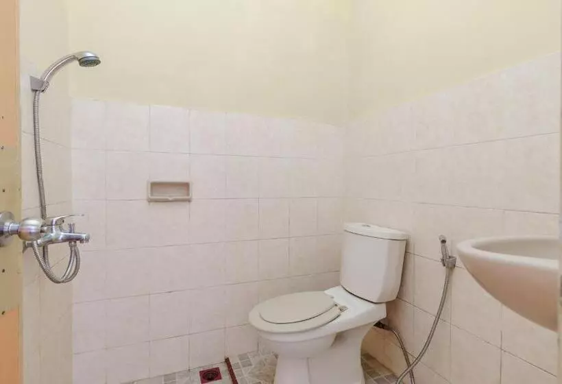 Hotelli Reddoorz @ Parapat