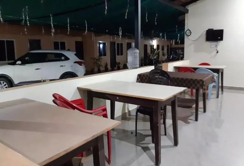 ホテル Sri Nandini Guest House