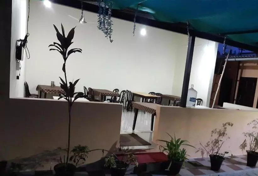 ホテル Sri Nandini Guest House
