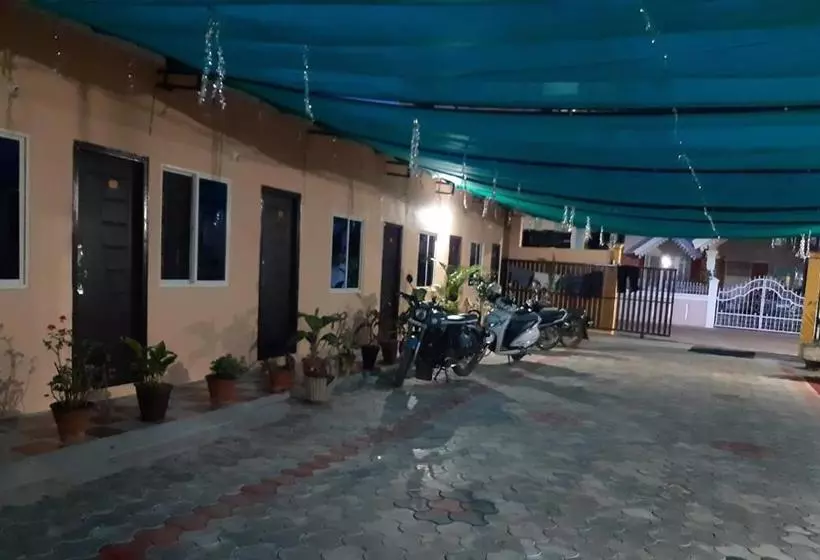 ホテル Sri Nandini Guest House