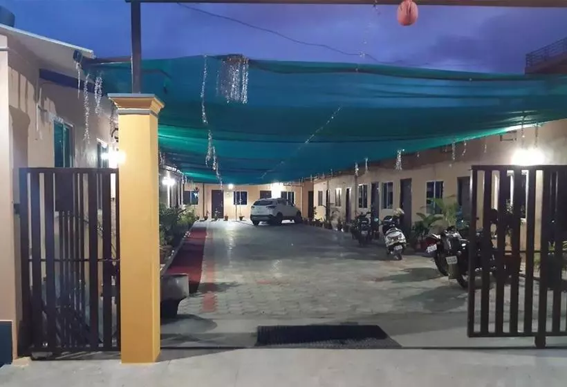 ホテル Sri Nandini Guest House