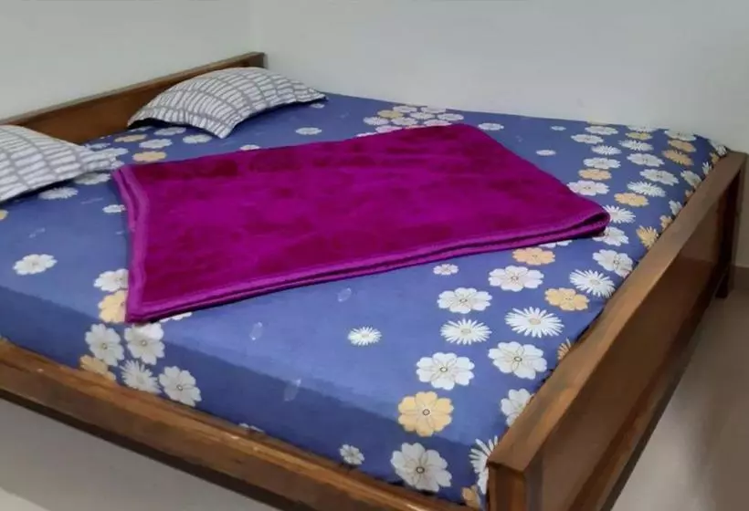 ホテル Sri Nandini Guest House
