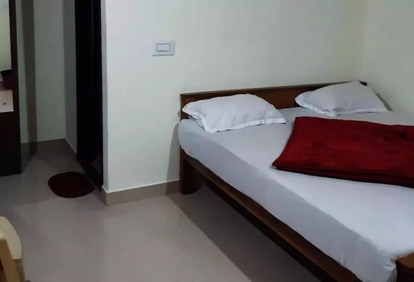 ホテル Sri Nandini Guest House