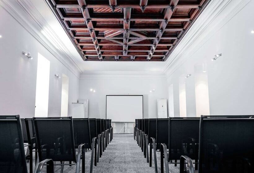 هتل Ibis Tbilisi Stadium