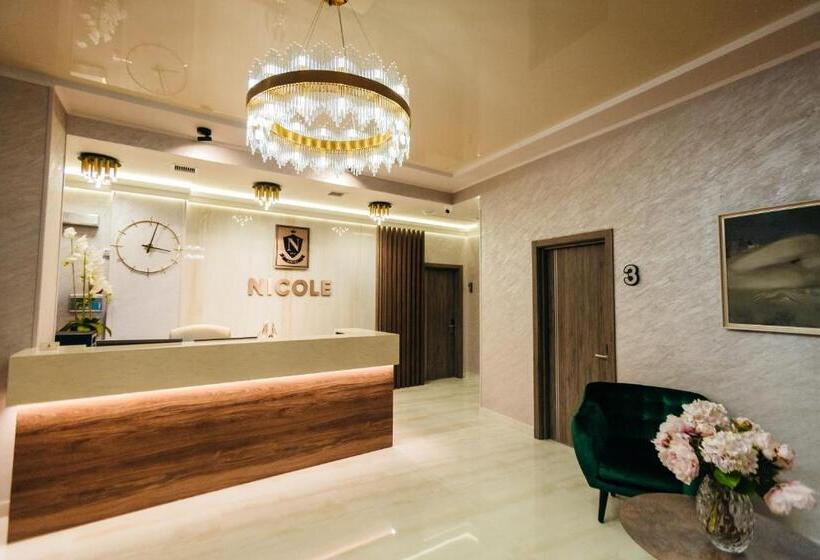 فندق Nicole