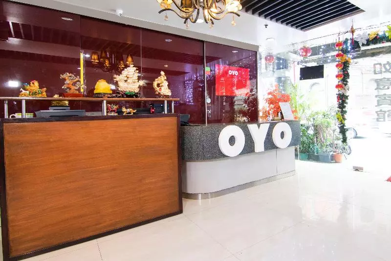 ホテル Oyo 416 Lucky