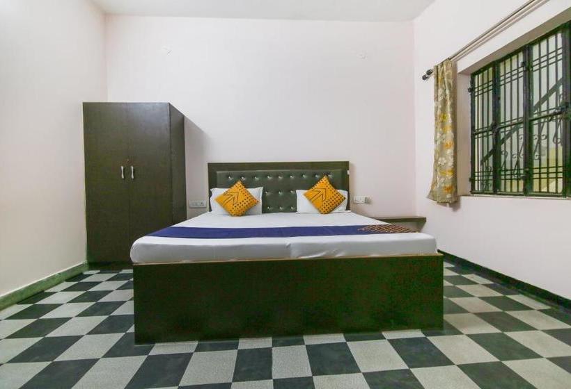 בית מלון כפרי Spot On 62182 Khubsaras