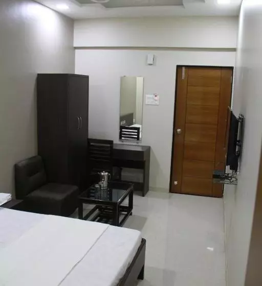 ユースホステル Anand Inn Residency
