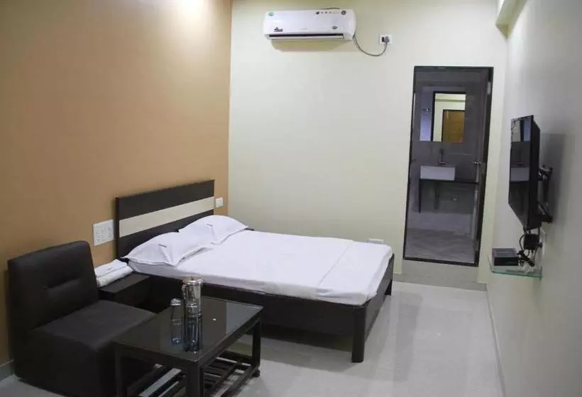 ユースホステル Anand Inn Residency