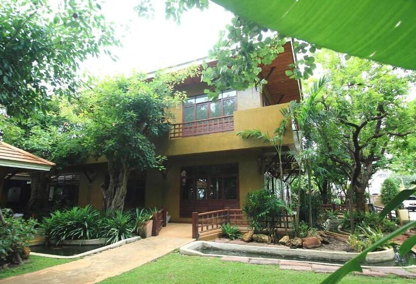 הוסטל Superkids Resort