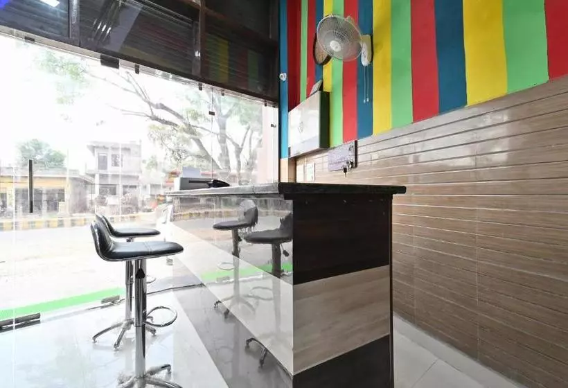 ホテル Spot On 60218  Raj Inn Spot