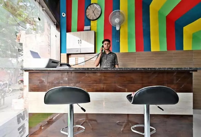 ホテル Spot On 60218  Raj Inn Spot