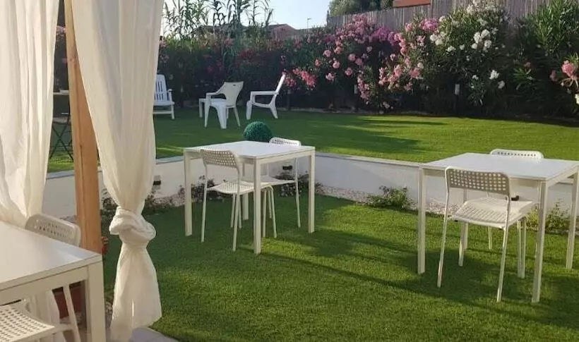 ペンション La Smeralda   Boutique Rooms And Breakfast