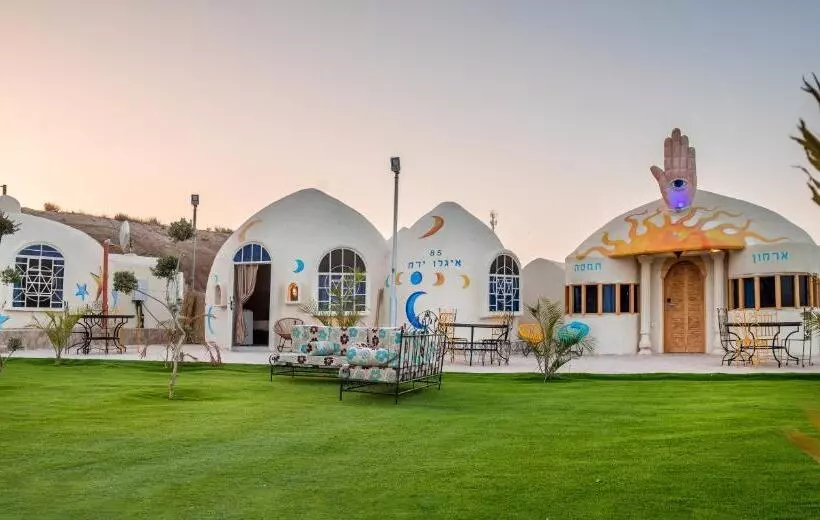 Lomakeskus The Dream Compound  By Biankini