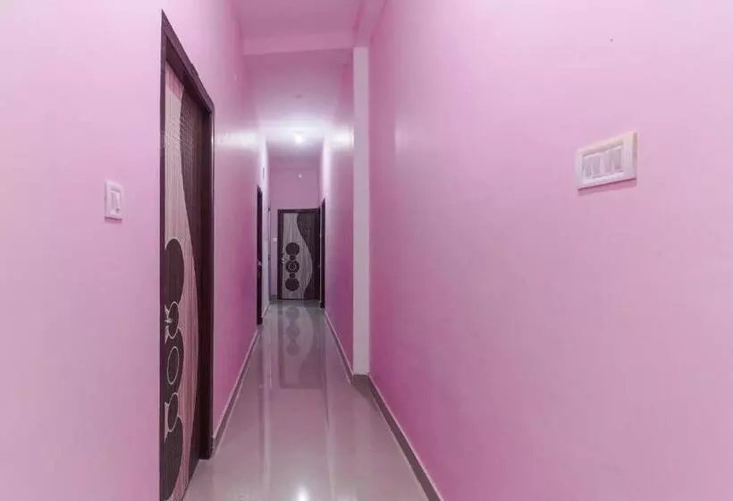 Spot On Hotel Raj