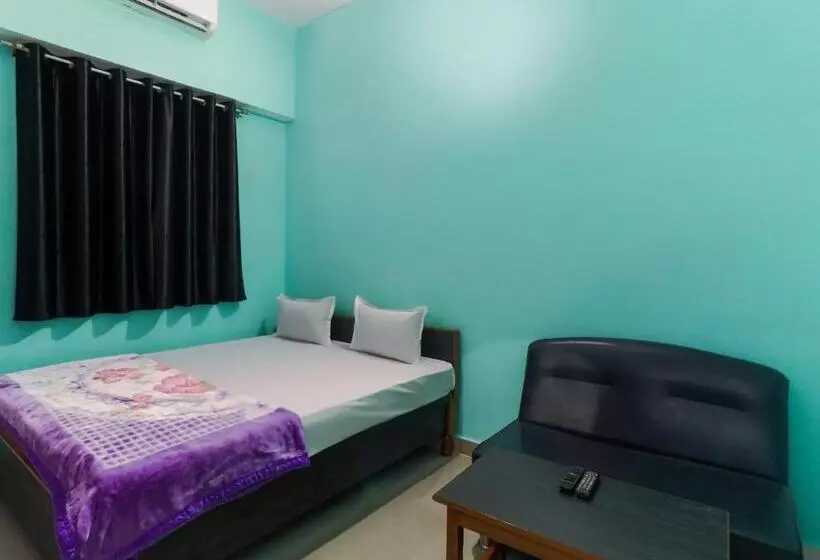Spot On Hotel Raj