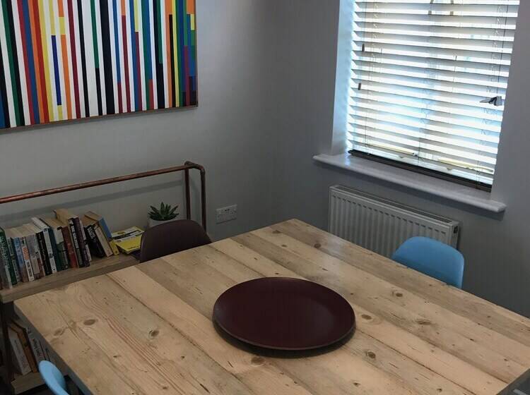 3 Crown Barton, Glastonbury