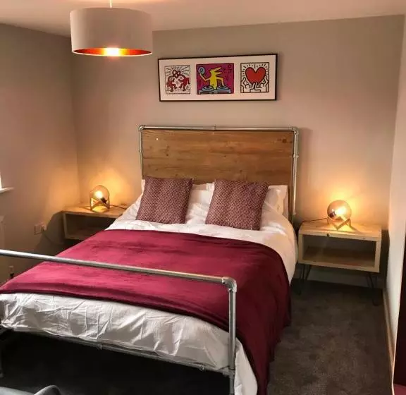 3 Crown Barton, Glastonbury