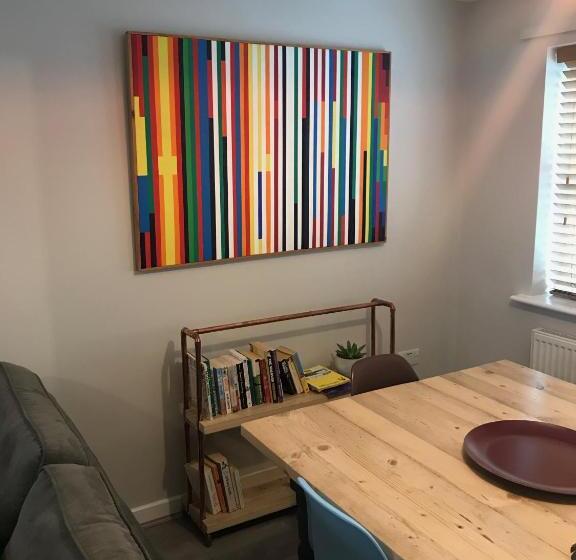 3 Crown Barton, Glastonbury