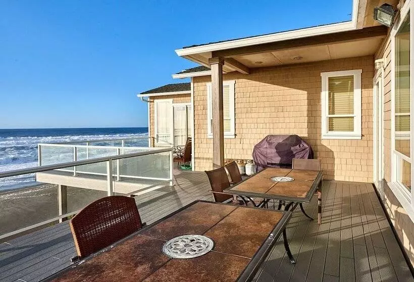 Admiral S Beach Retreat