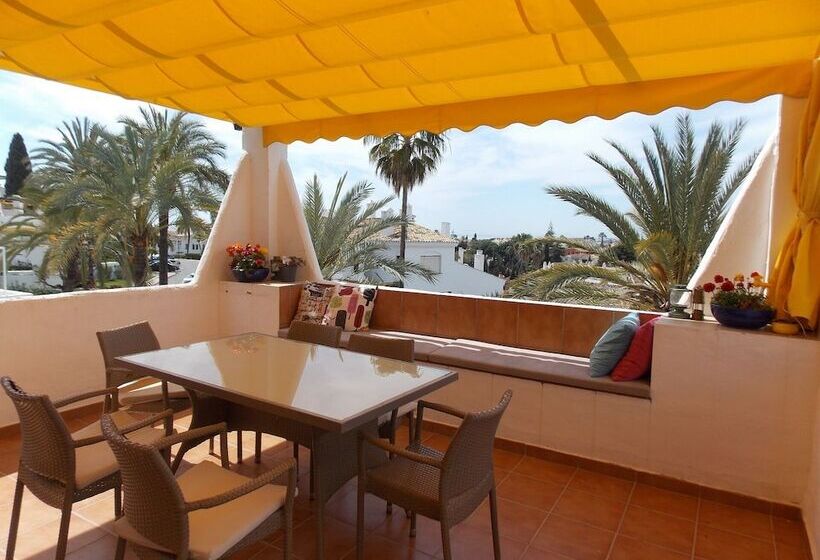 Apartment With Sea View In Puerto Banus
