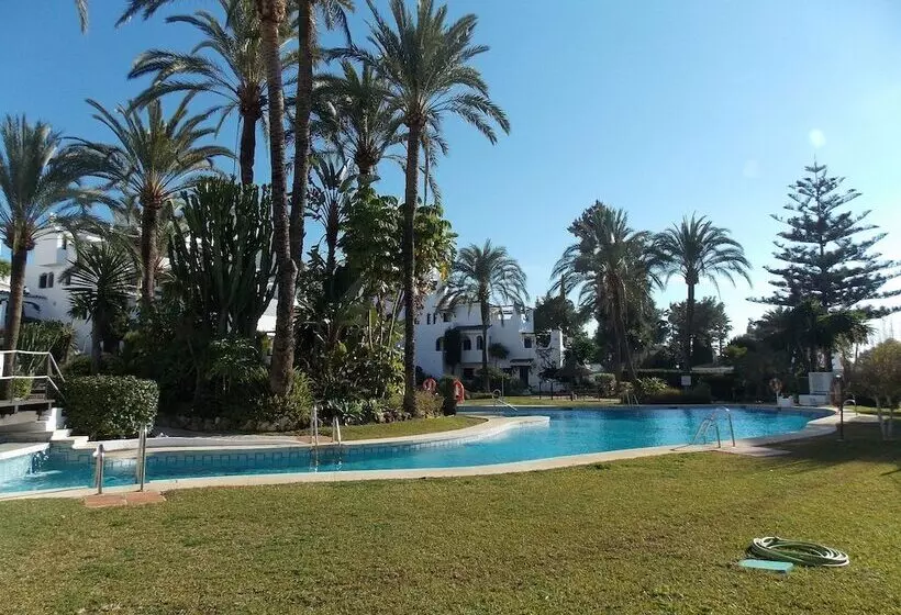 Apartment With Sea View In Puerto Banus