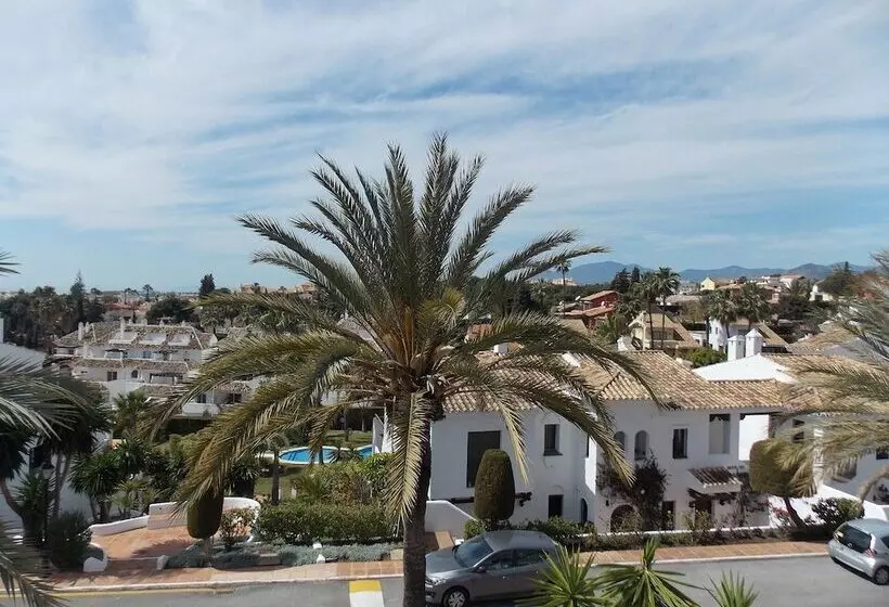 Apartment With Sea View In Puerto Banus