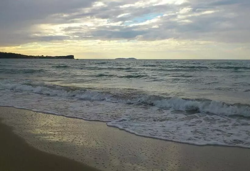 Hotelli Kormoranos Beach