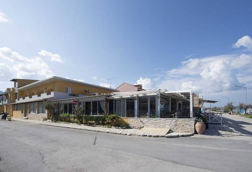 호텔 Kormoranos Beach