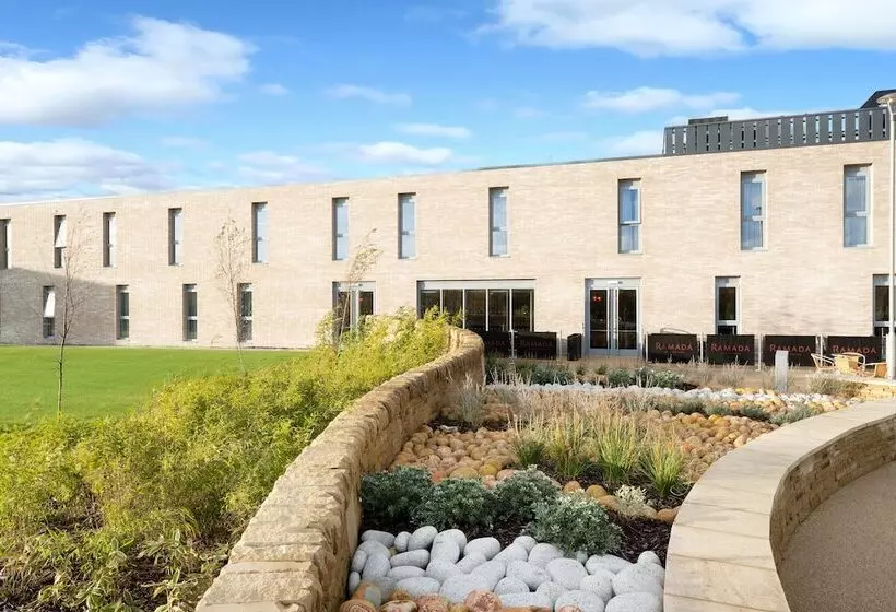 Hotelli Ramada By Wyndham Leeds East
