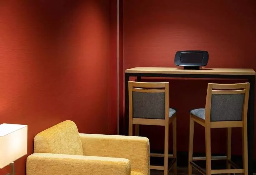 Hotelli Ramada By Wyndham Leeds East