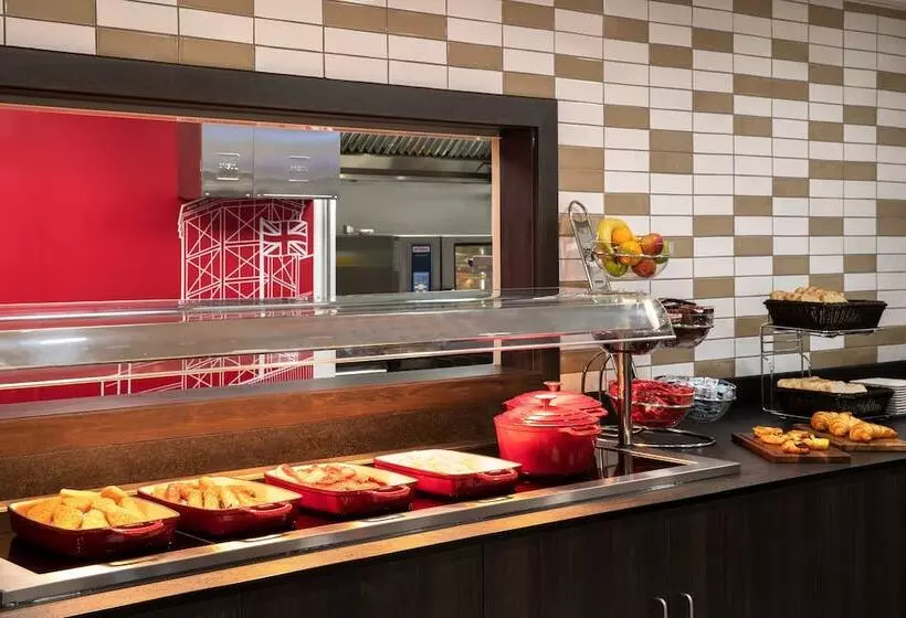 Hotelli Ramada By Wyndham Leeds East