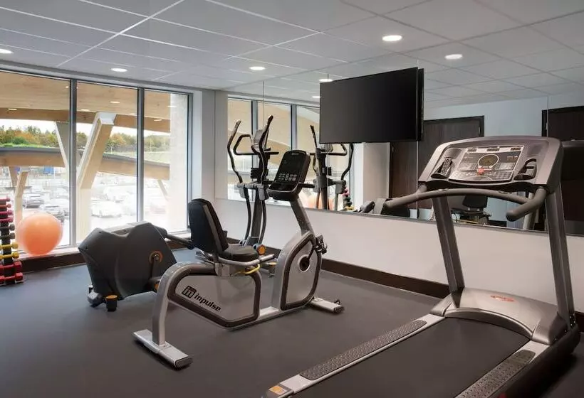Hotelli Ramada By Wyndham Leeds East