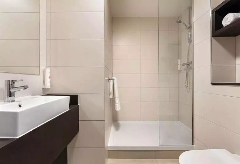 Hotelli Ramada By Wyndham Leeds East