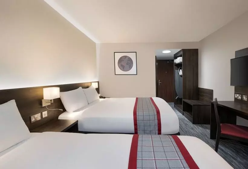 Hotelli Ramada By Wyndham Leeds East
